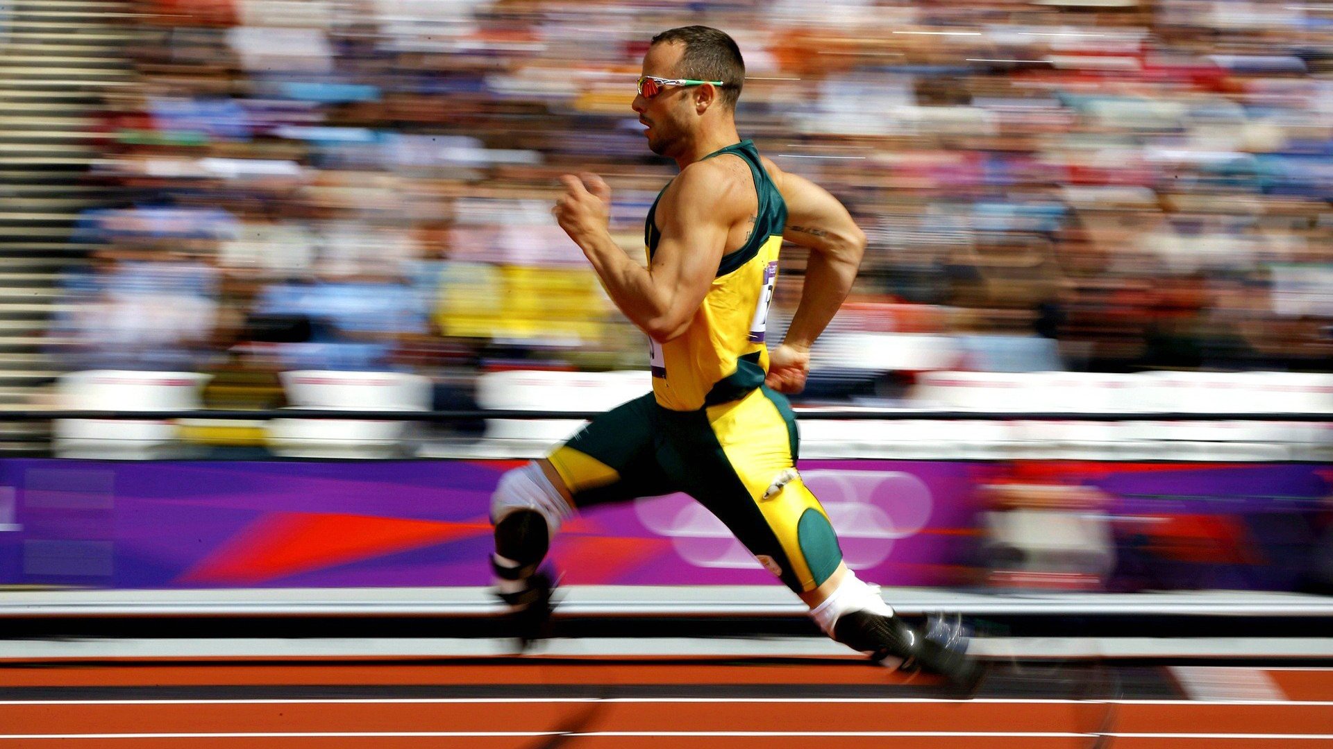 体操完美落地赢掌声